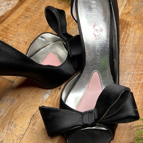 Paris Hilton bow heels - Picture 4 of 5